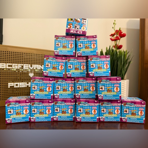 New World’s Smallest Classic Mini Collectible Toys Blind Box Lot of 16 - Picture 2 of 2